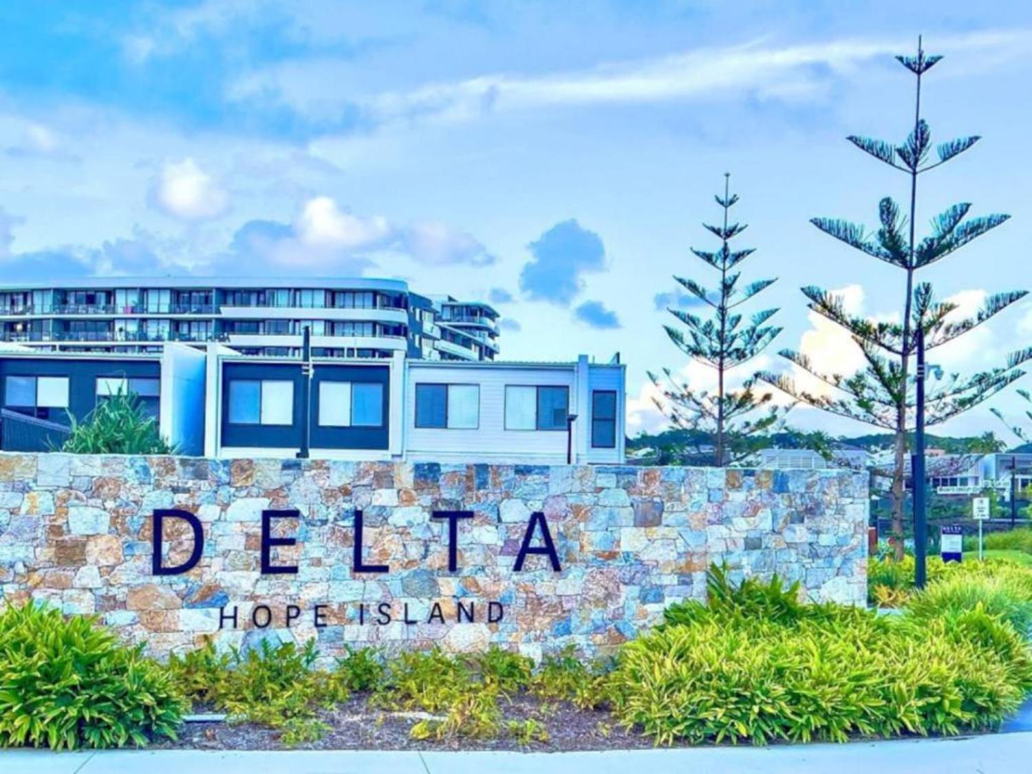 Holiday home Tranquil Waterside Elegance Gold Coast