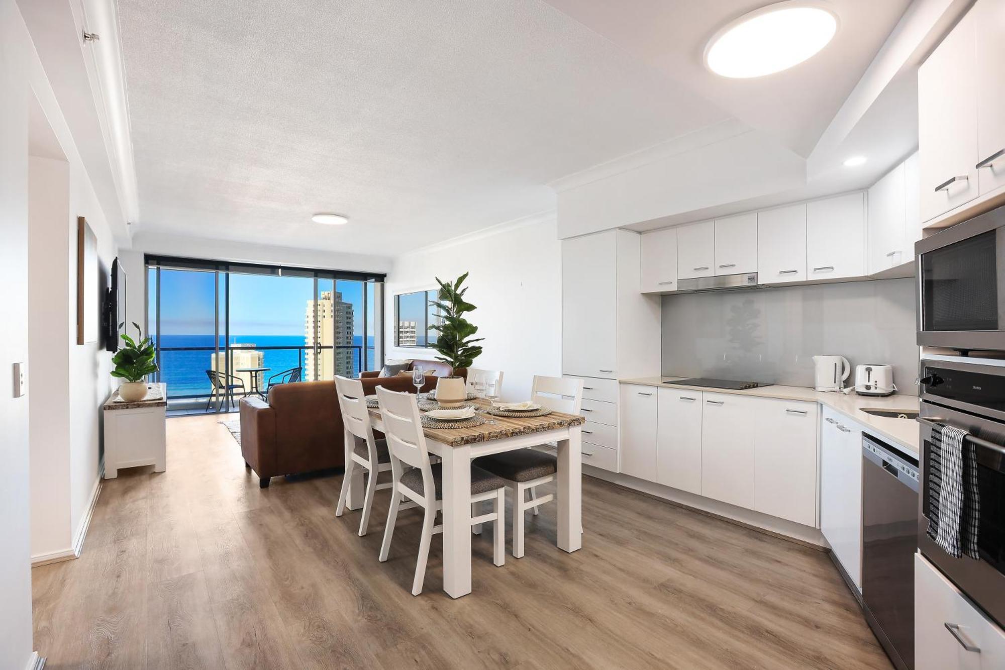 Stunning Chevron 3 Pools - Optimise * Gold Coast