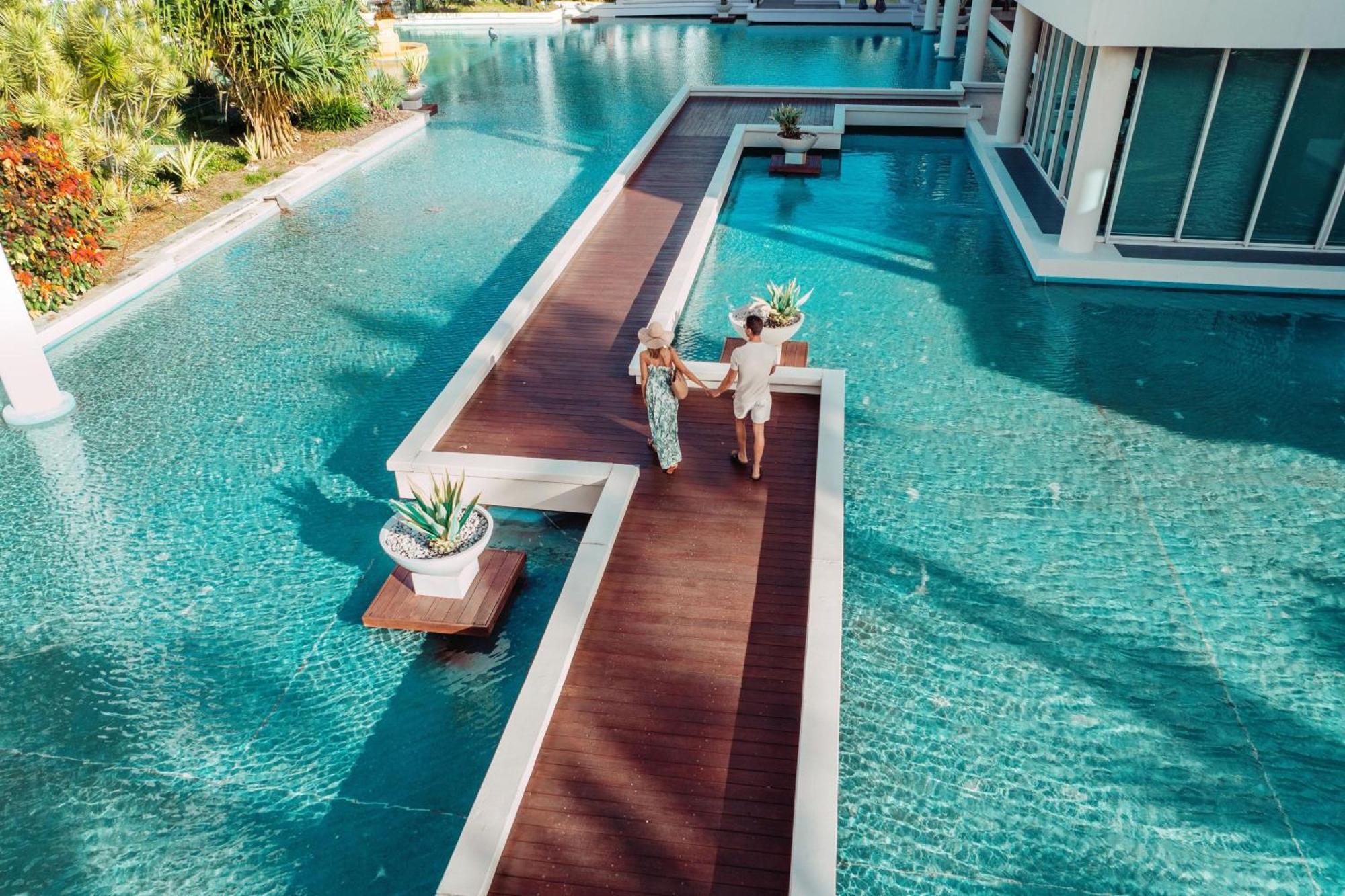 Sheraton Grand Mirage 5*
