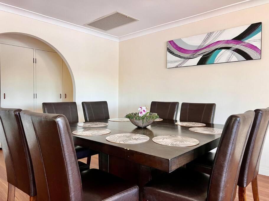 Waterfront Family House With Pool, Bbq Gold Coast