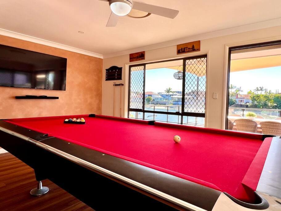 Waterfront Family House With Pool, Bbq
