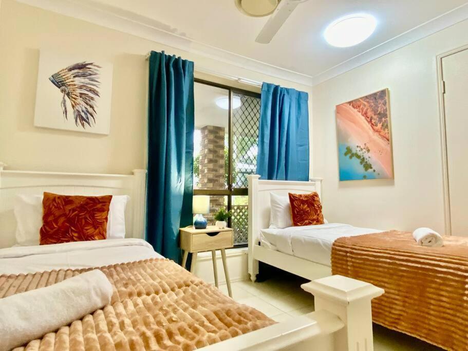 Villa Waterfront Family House With Pool, Bbq Gold Coast