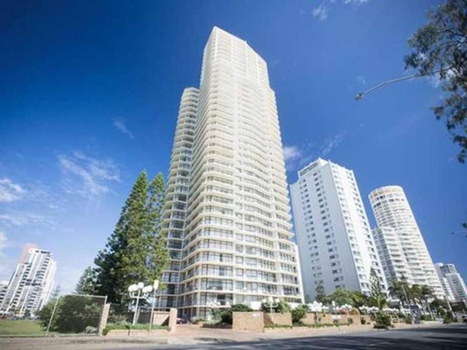 18th Floor Ocean Views At Imperial Surf * Surfers Paradise