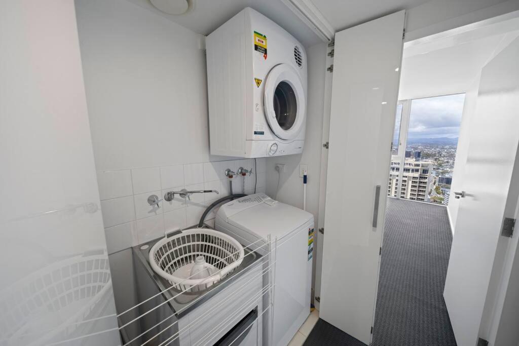 Panoramic Views At Orchid Avenue Apartment