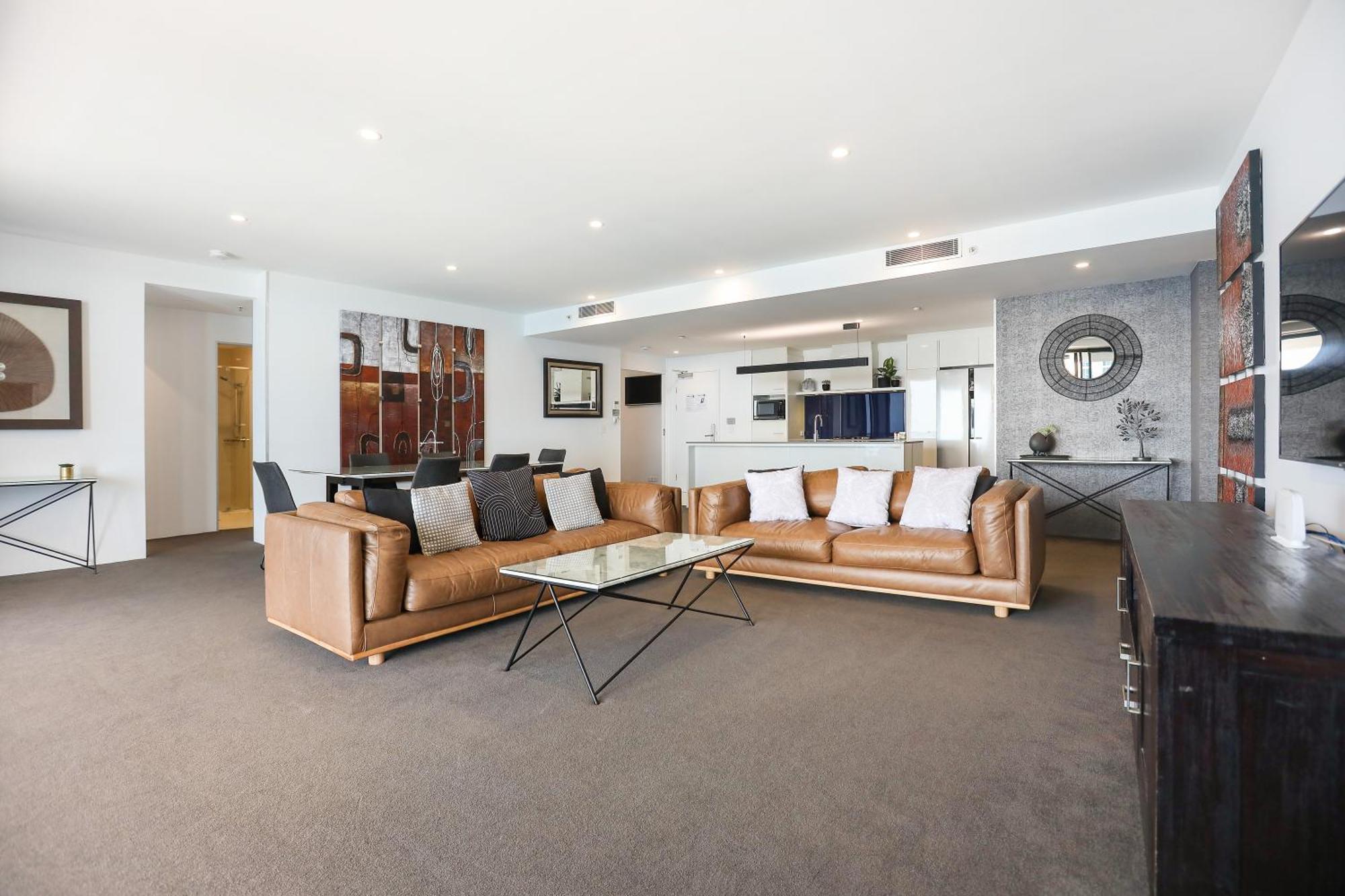 Circle On Cavill 2, 3, 4 & 5 Bedroom Skyhomes & Sub Penthouses By Holidays Gold Coast