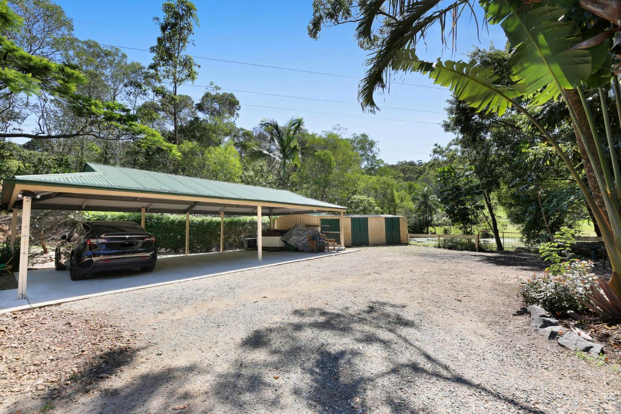 Spacious 4-bed Hinterland Luxury Escape With Pool Holiday home