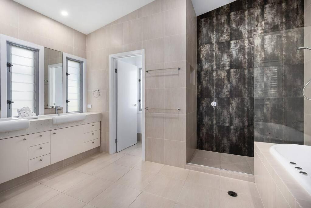 Prime Burleigh Location Gold Coast