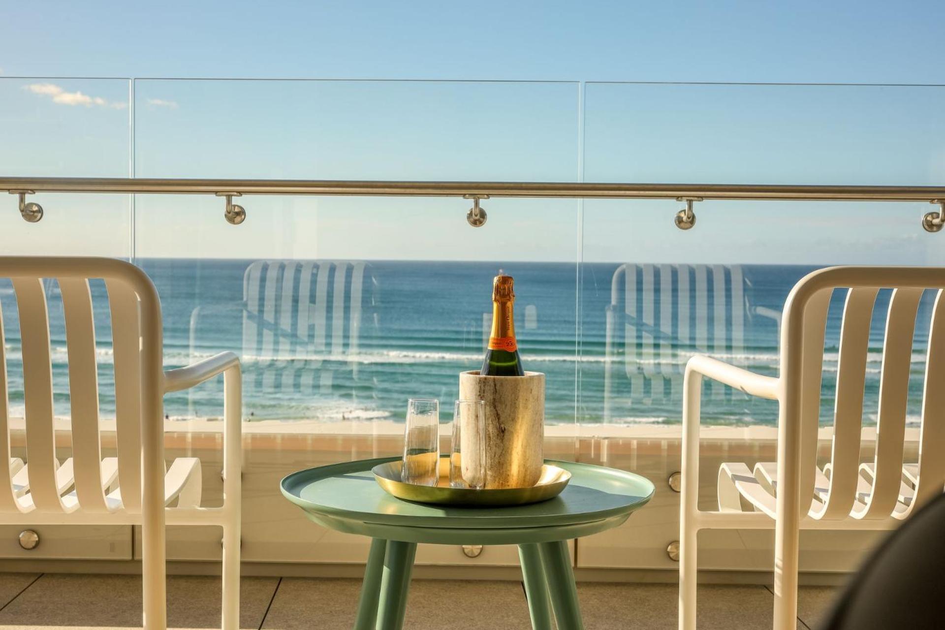 Miles At Kirra Unit 701 Gold Coast