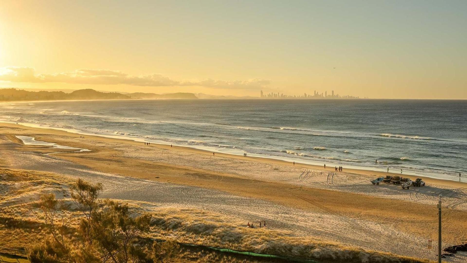Apartment Miles At Kirra Unit 701 *