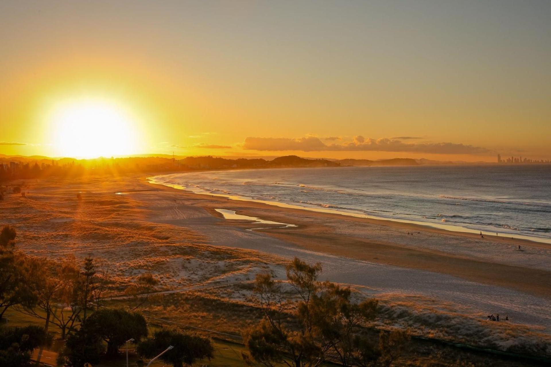 Apartment Miles At Kirra Unit 701