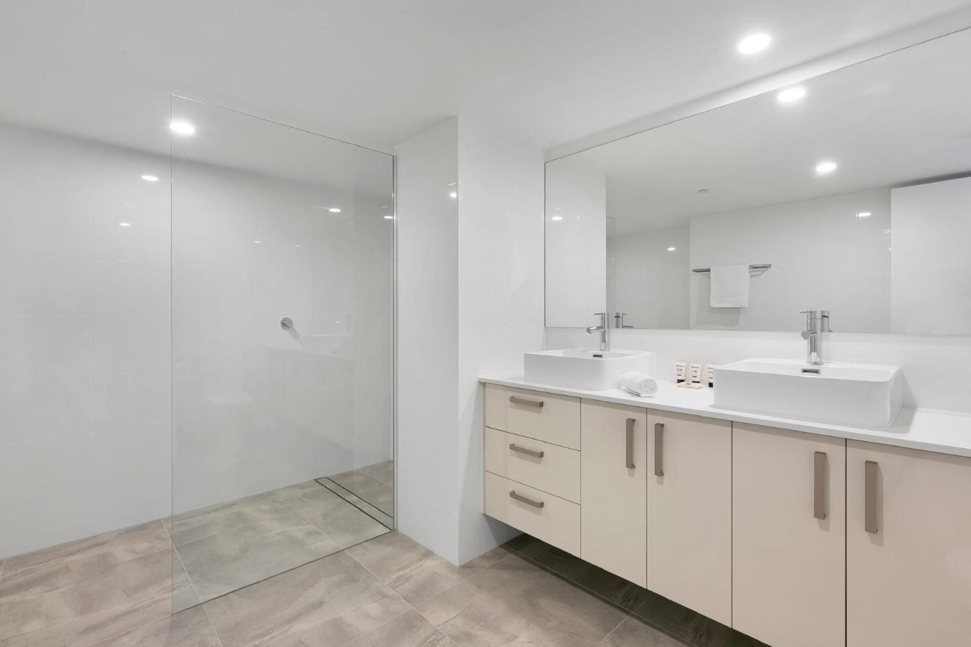 Apartment Crown Towers Deluxe 3 Bedroom - Coasthm *