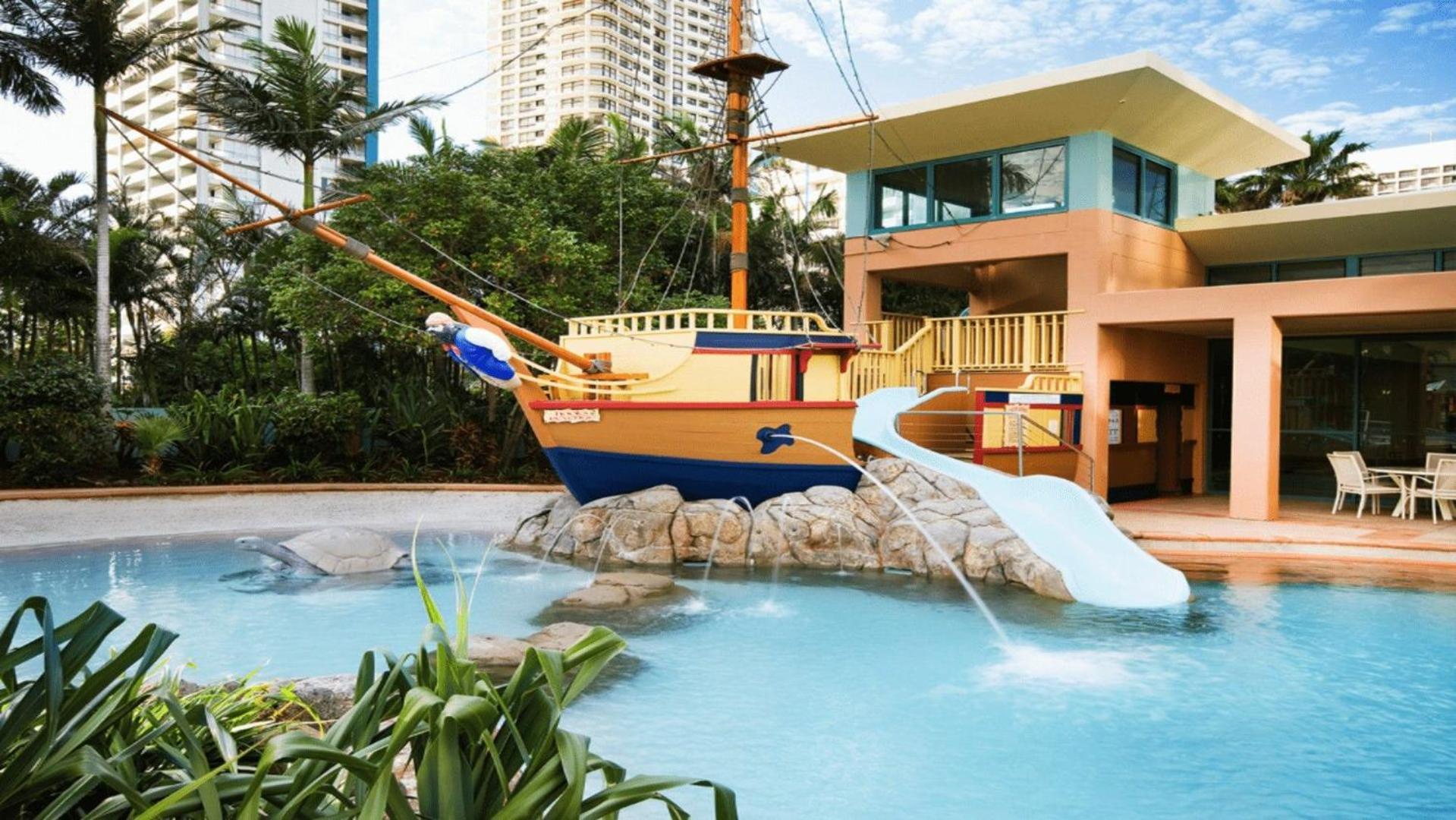 Apartment Crown Towers Deluxe 3 Bedroom - Coasthm Gold Coast