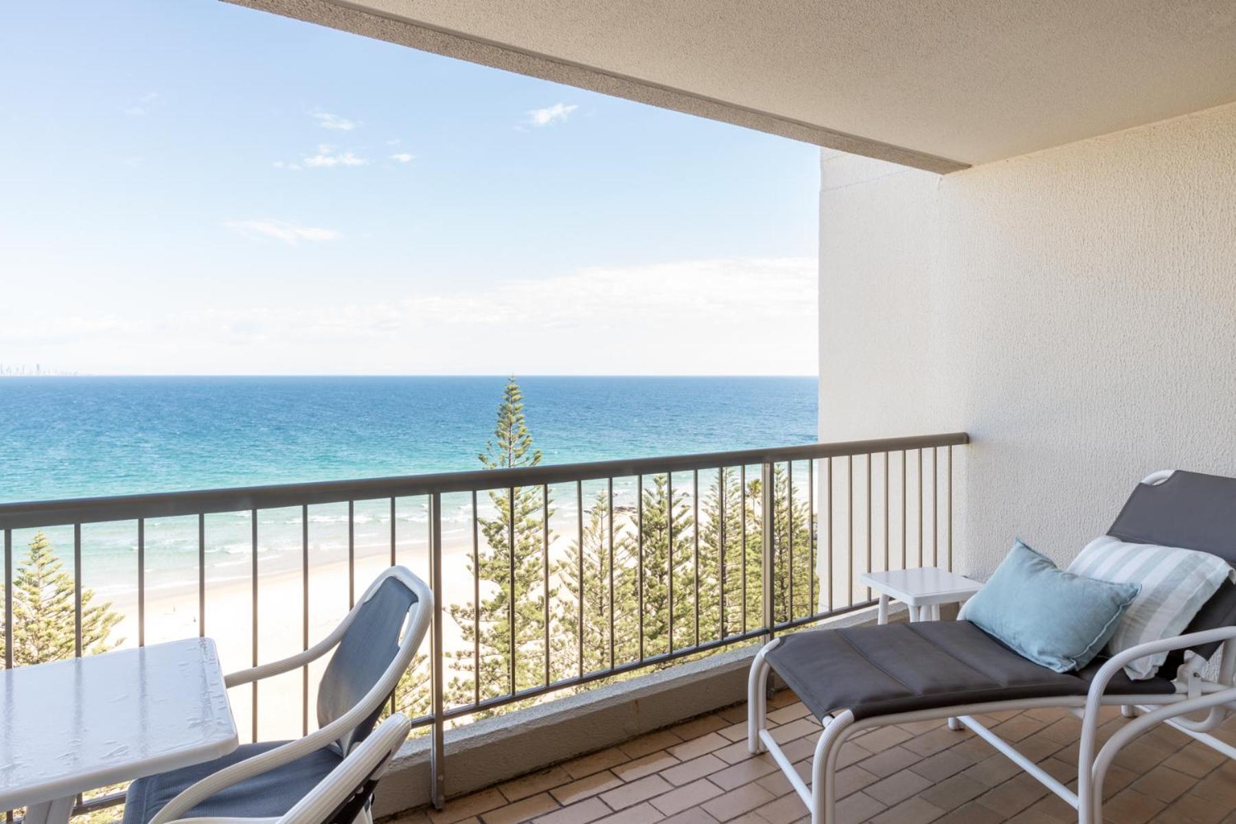 Columbia Beachfront On Rainbow Bay Aparthotel Gold Coast