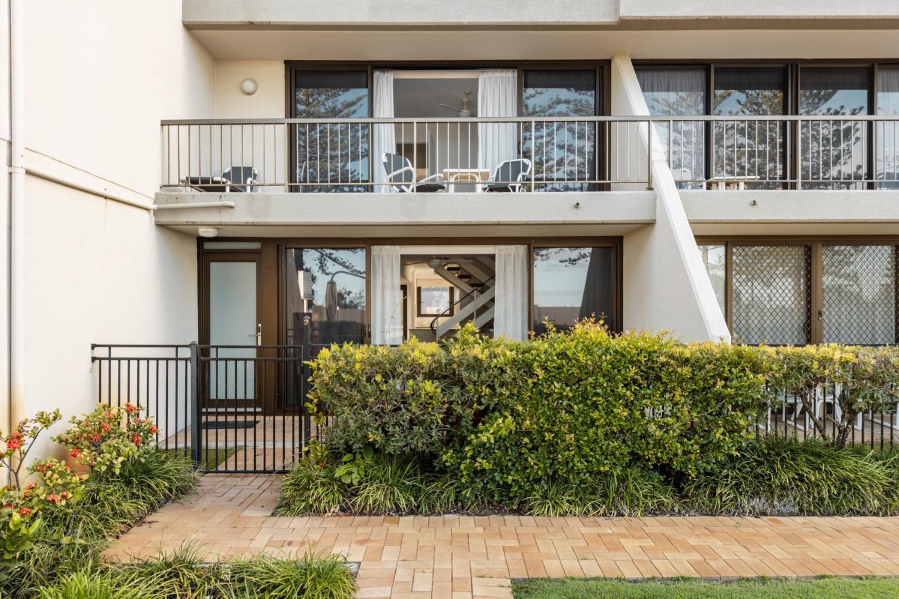 Columbia Beachfront On Rainbow Bay 4* Gold Coast
