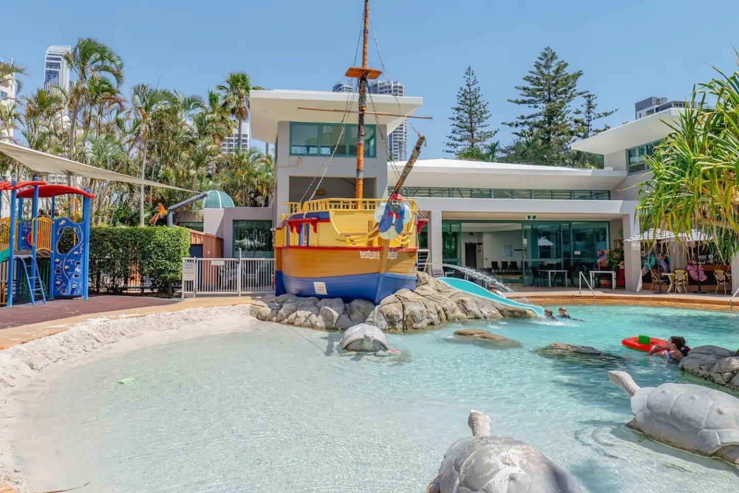 Lagoon Splash - Perfect Family Surfers * Gold Coast