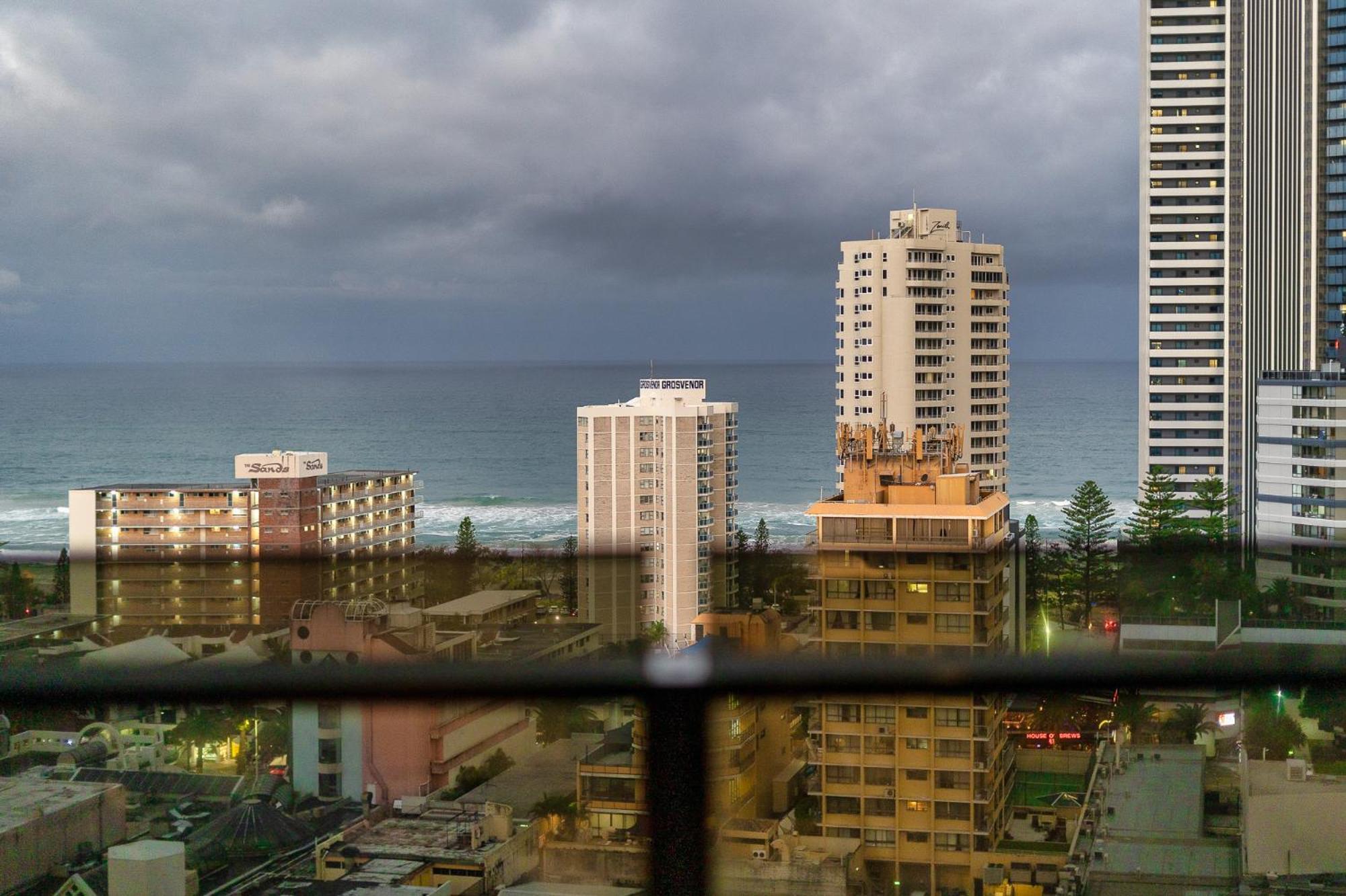 Surfers Paradise Retreat Stunning Views 2-br Haven Apartamento