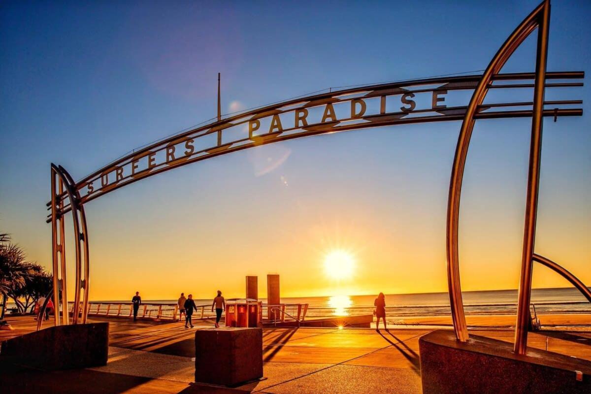 Beachside In Heart Of Surfers Paradise With * Gold Coast