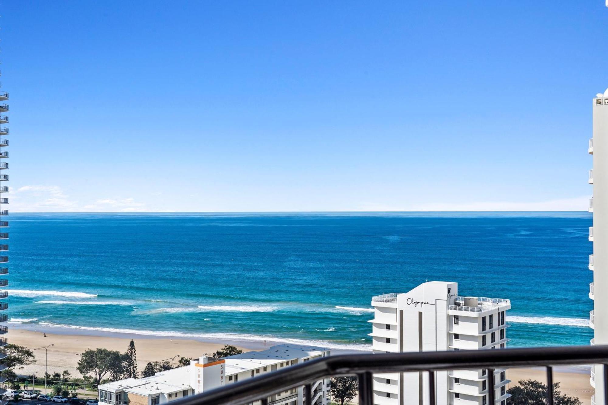Inn Beachside In Heart Of Surfers Paradise With