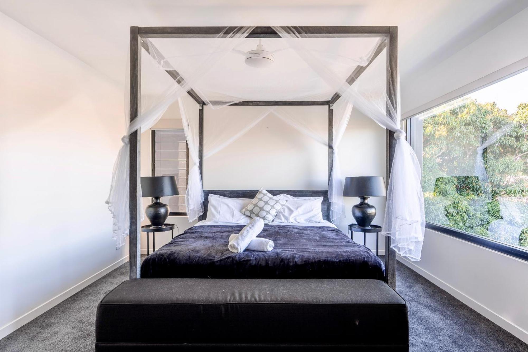 Villa Brand New Modern 8 Bedroom In City Centre - Heated Modern Infinity Pool *