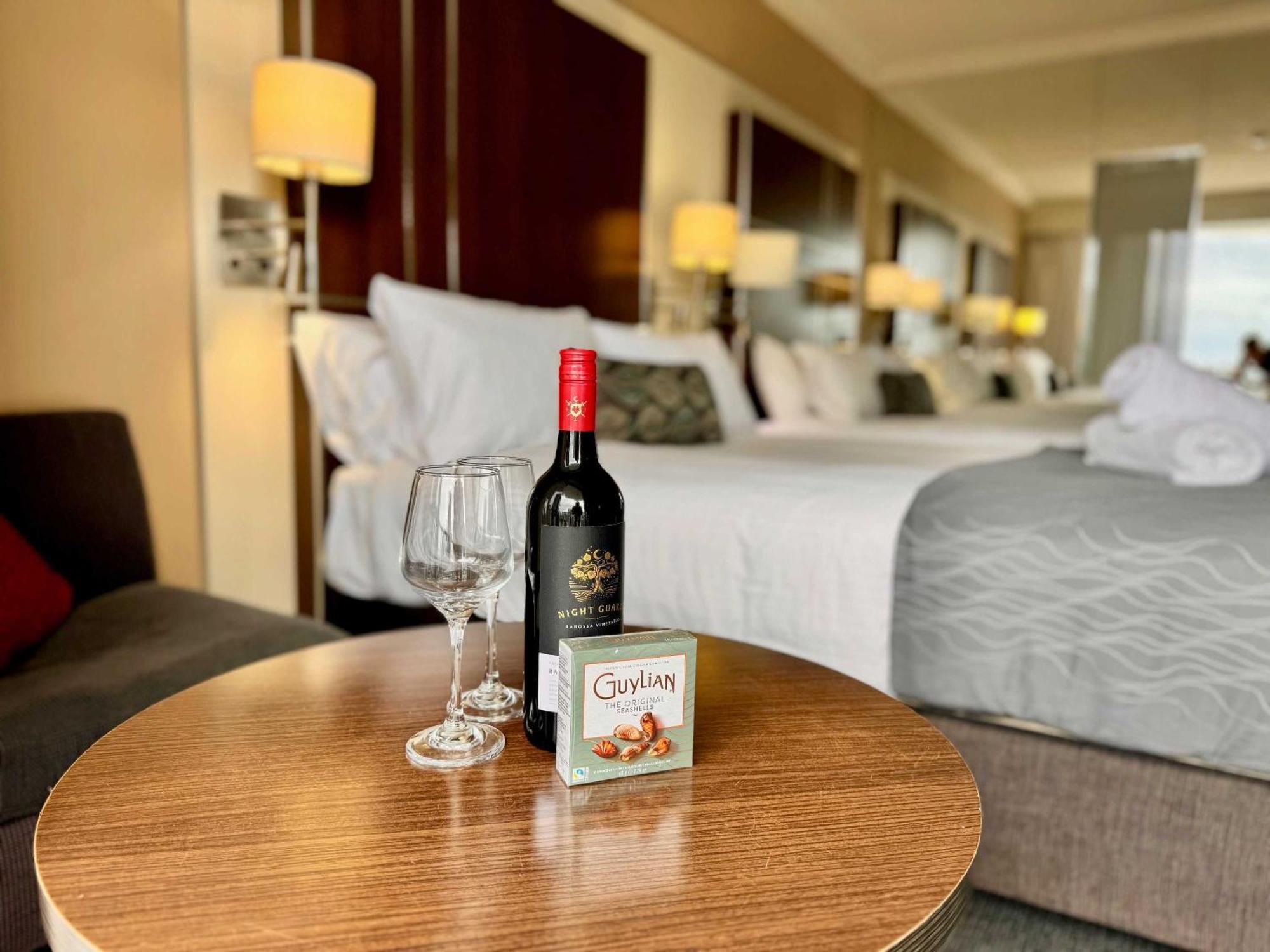 Inn Beachside In Heart Of Surfers Paradise With *