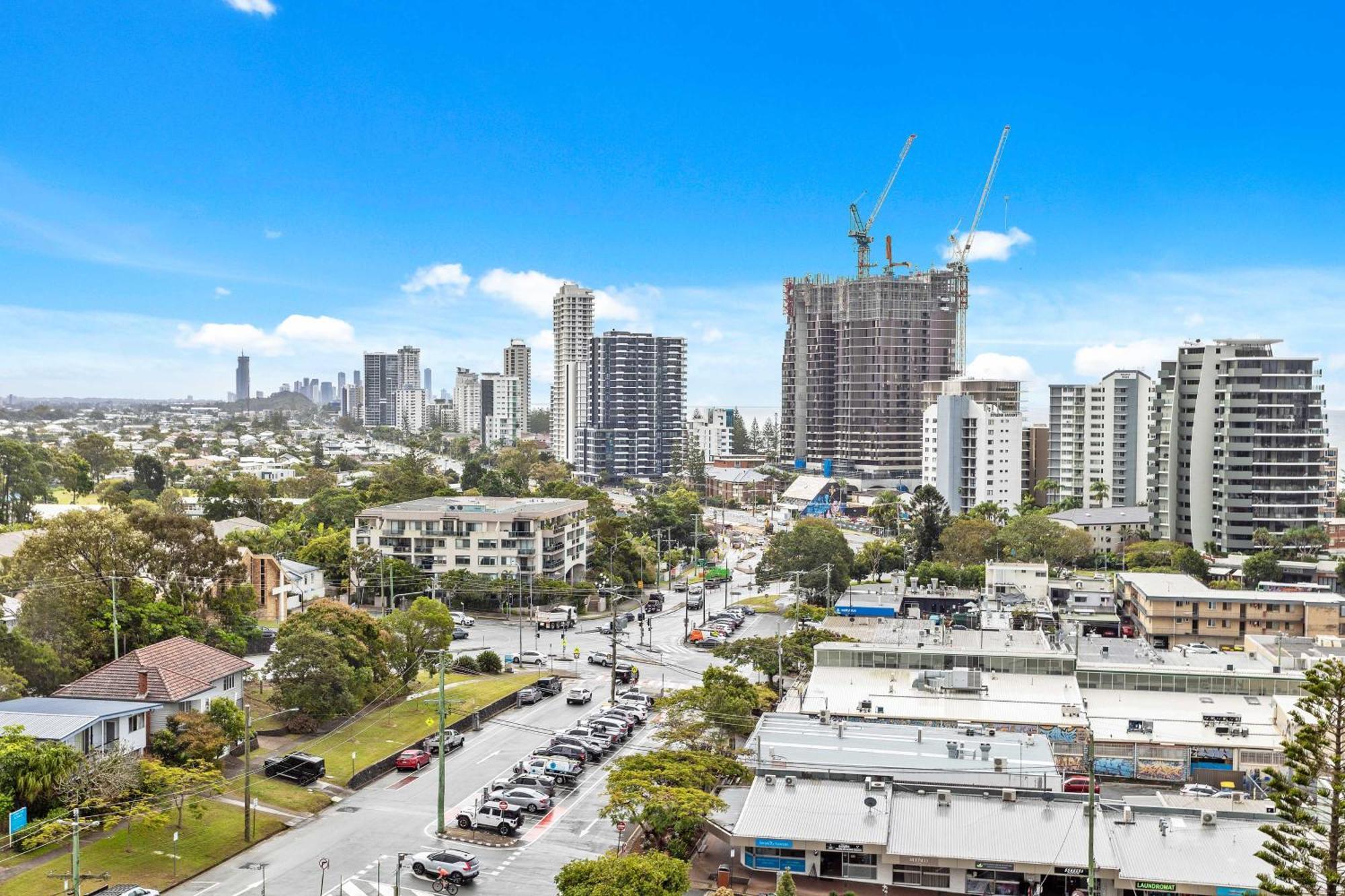 Expansive Hilltop Ocean Views In Burleigh Heads Gold Coast