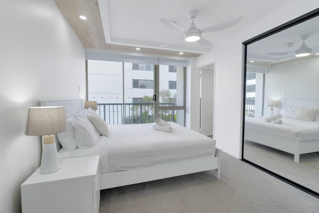 Apartment 2br Modern Surfers Paradise Gold Coast