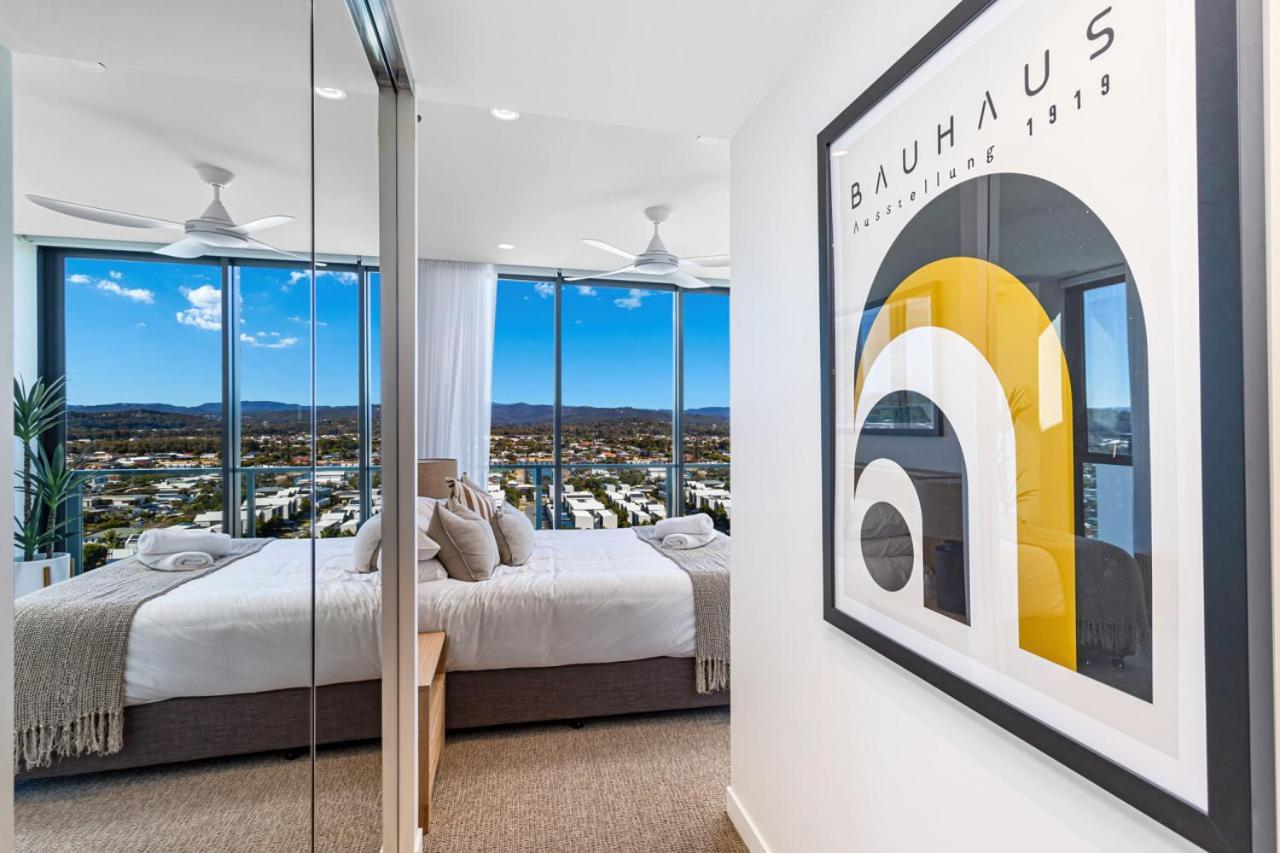 Panoramic Penthouse Views Apartment *