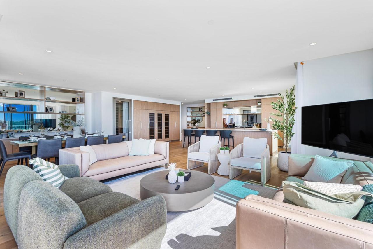 Panoramic Penthouse Views *