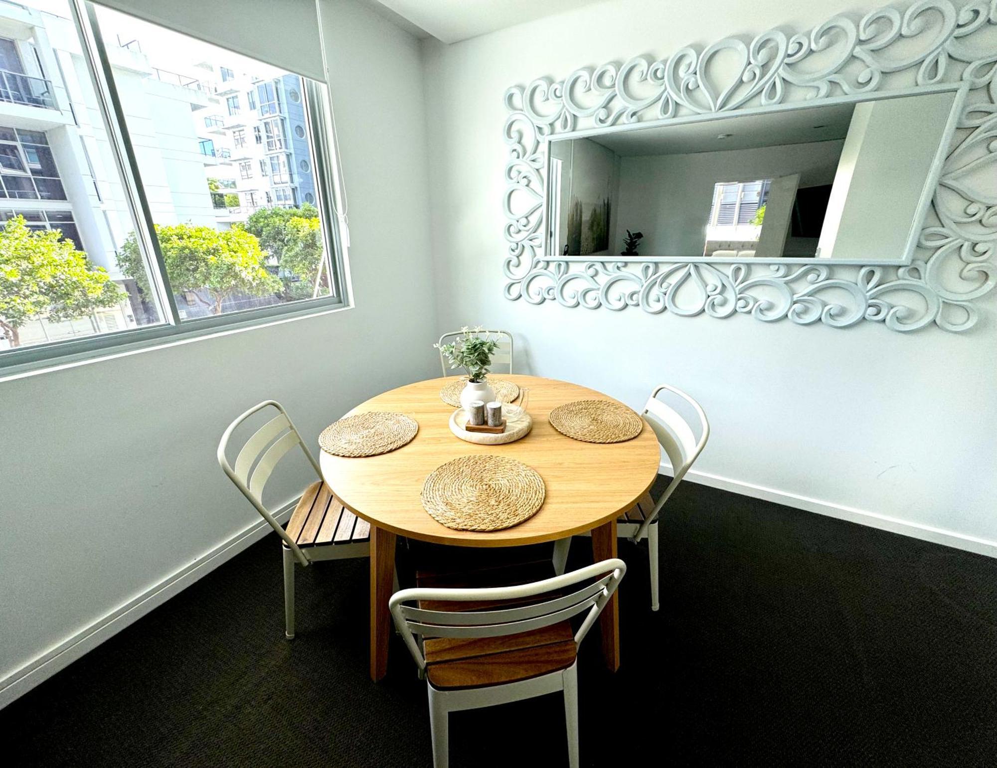 Modern 2 Bedroom Apt Near Tram & Ocean Apartment