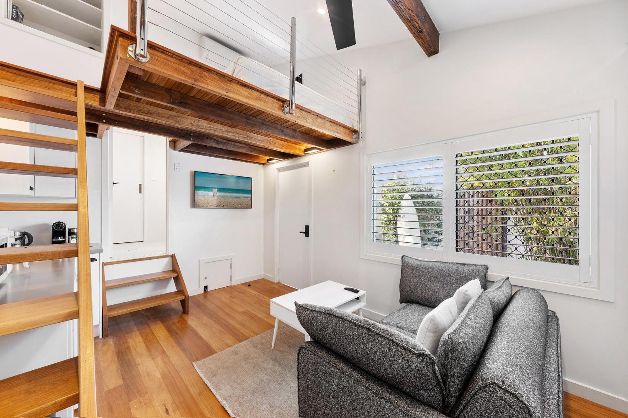 Guest house Cosy Loft In Mermaid Walk To *