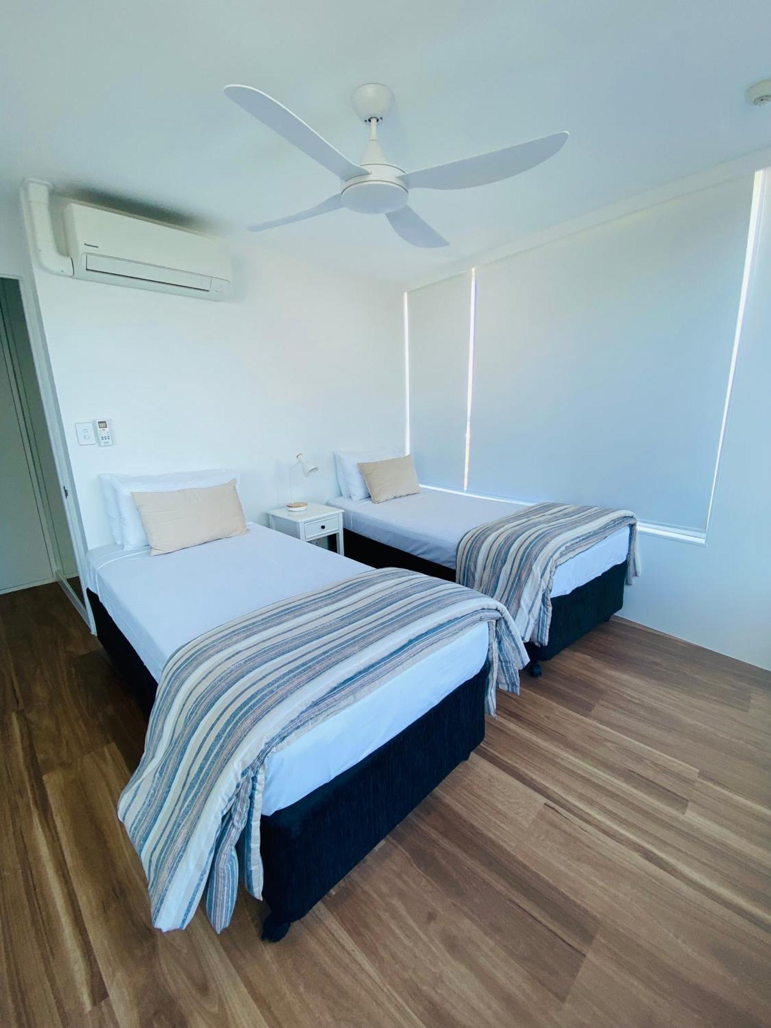 One The Esplanade On Surfers Paradise