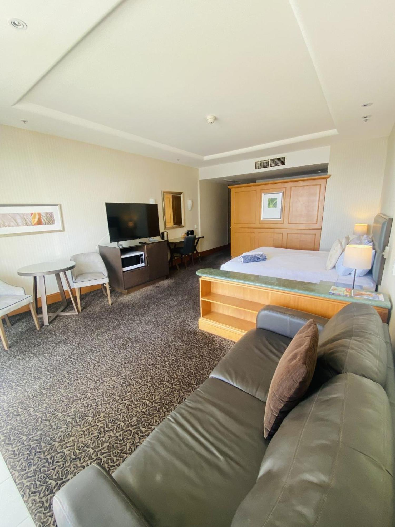 Ocean View Surfers Paradise Apartment Gold Coast