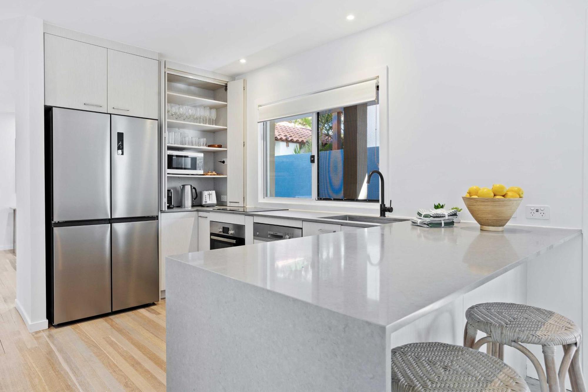Apartment Mermaid Beachside - Direct Access Gold Coast