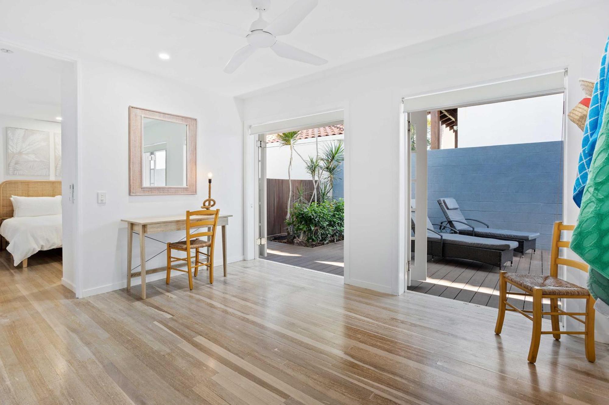 Apartment Mermaid Beachside - Direct Access *