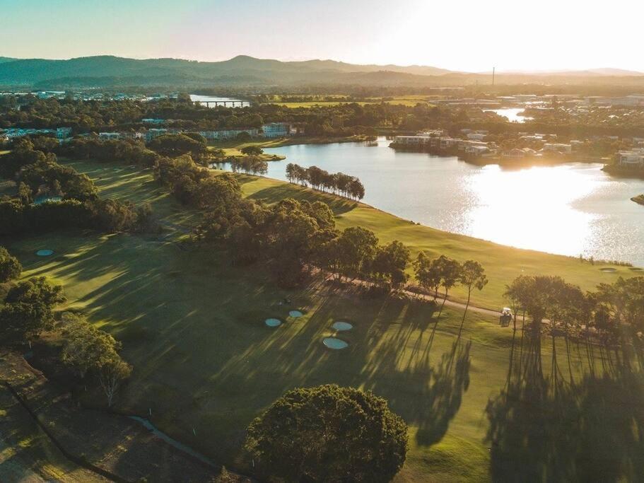 Casa Cirrus 2- Newly Furnished Spacious 3 Bed Unit In A Duplex At Coomera *