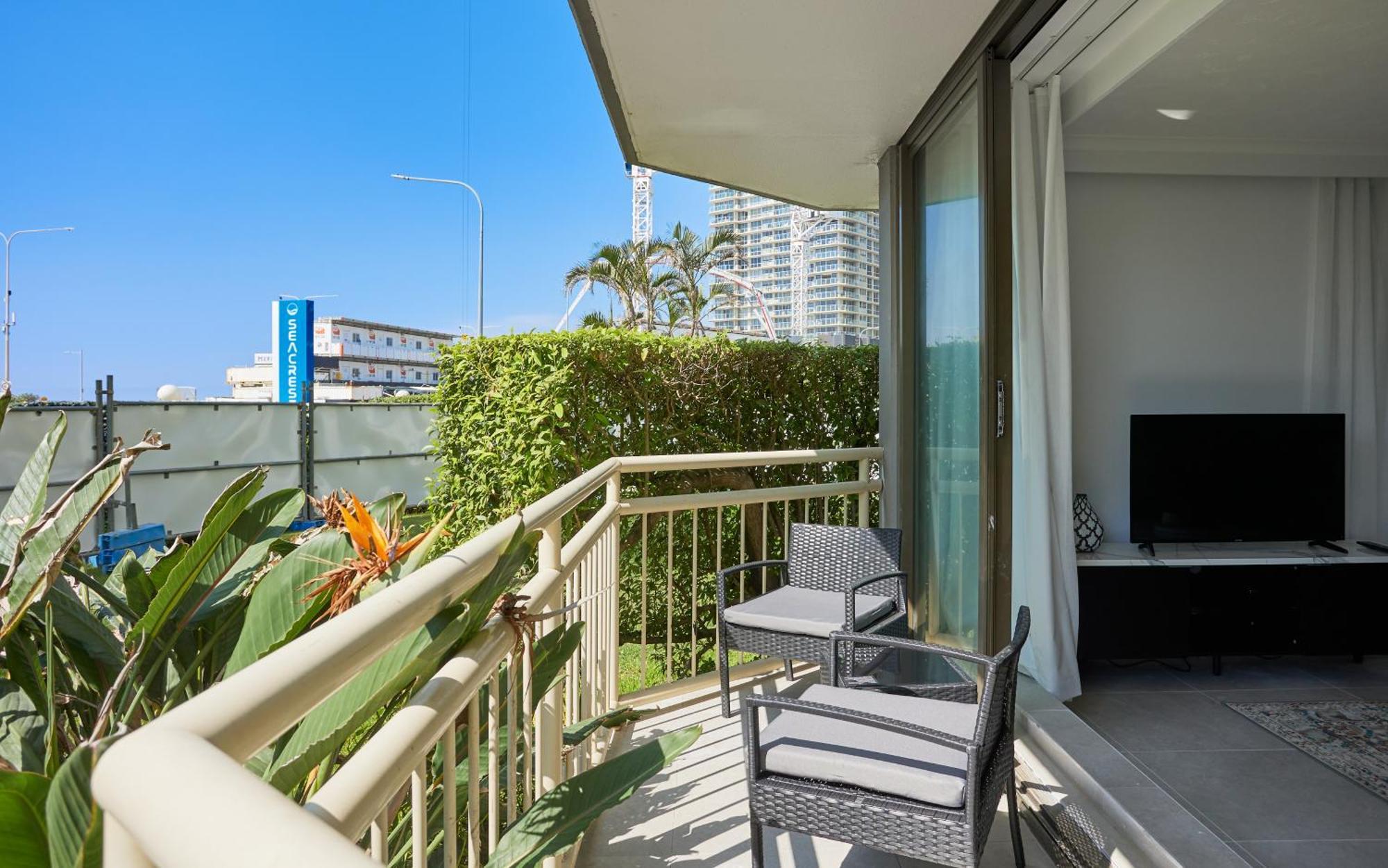 Seacrest Beachfront Surfers Paradise