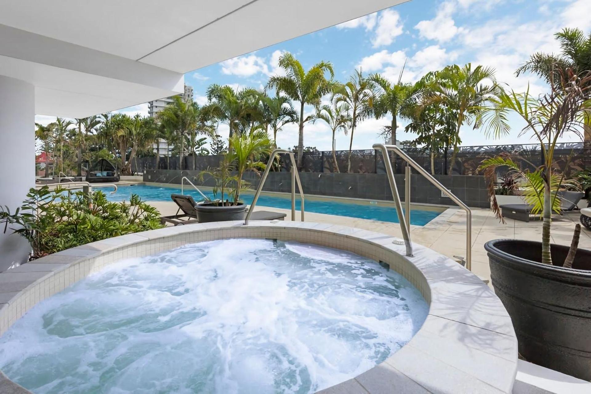 Sunny Coastal Getaway With Poolside Retreat Apartment Gold Coast