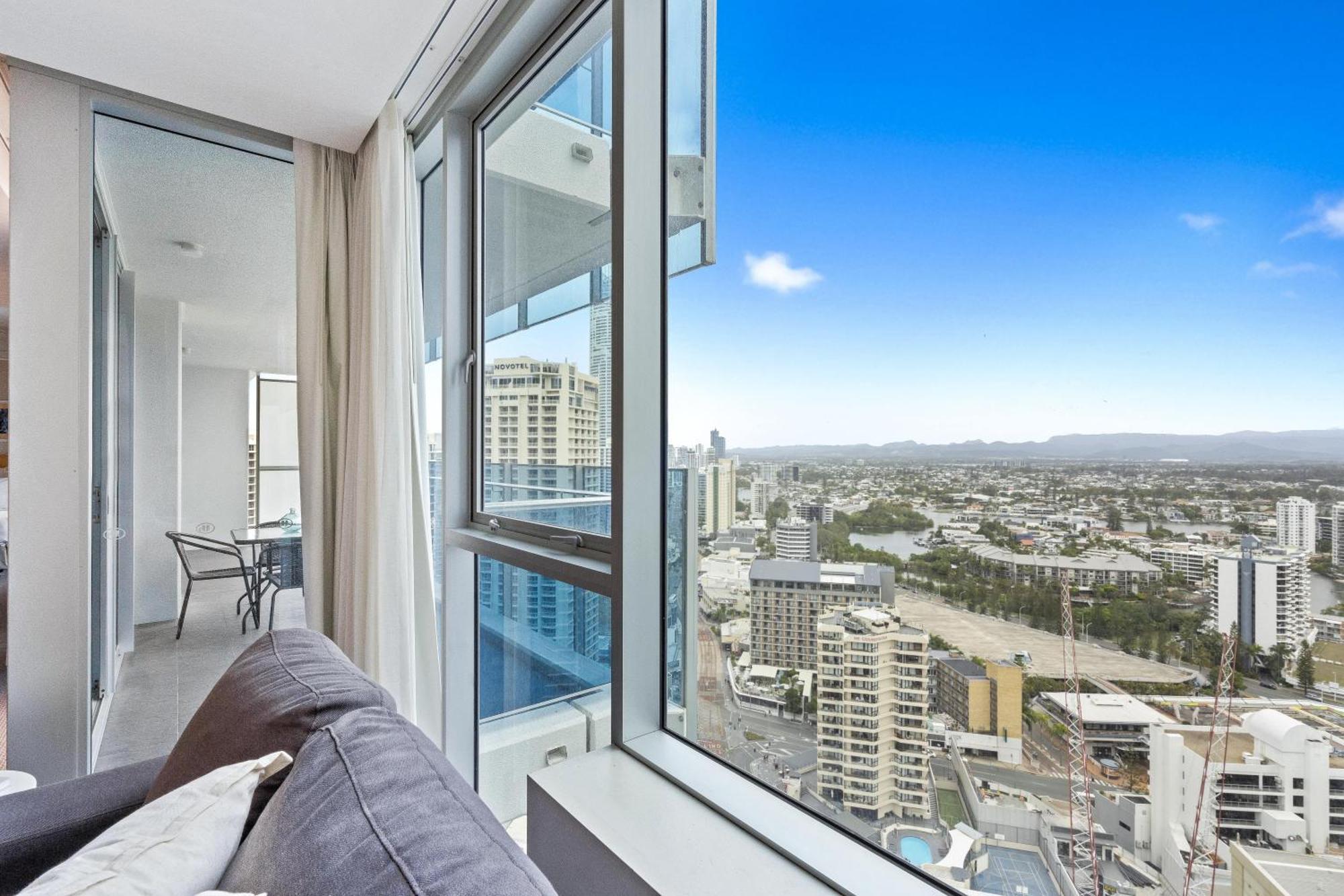 H Residences - Qstay * Gold Coast
