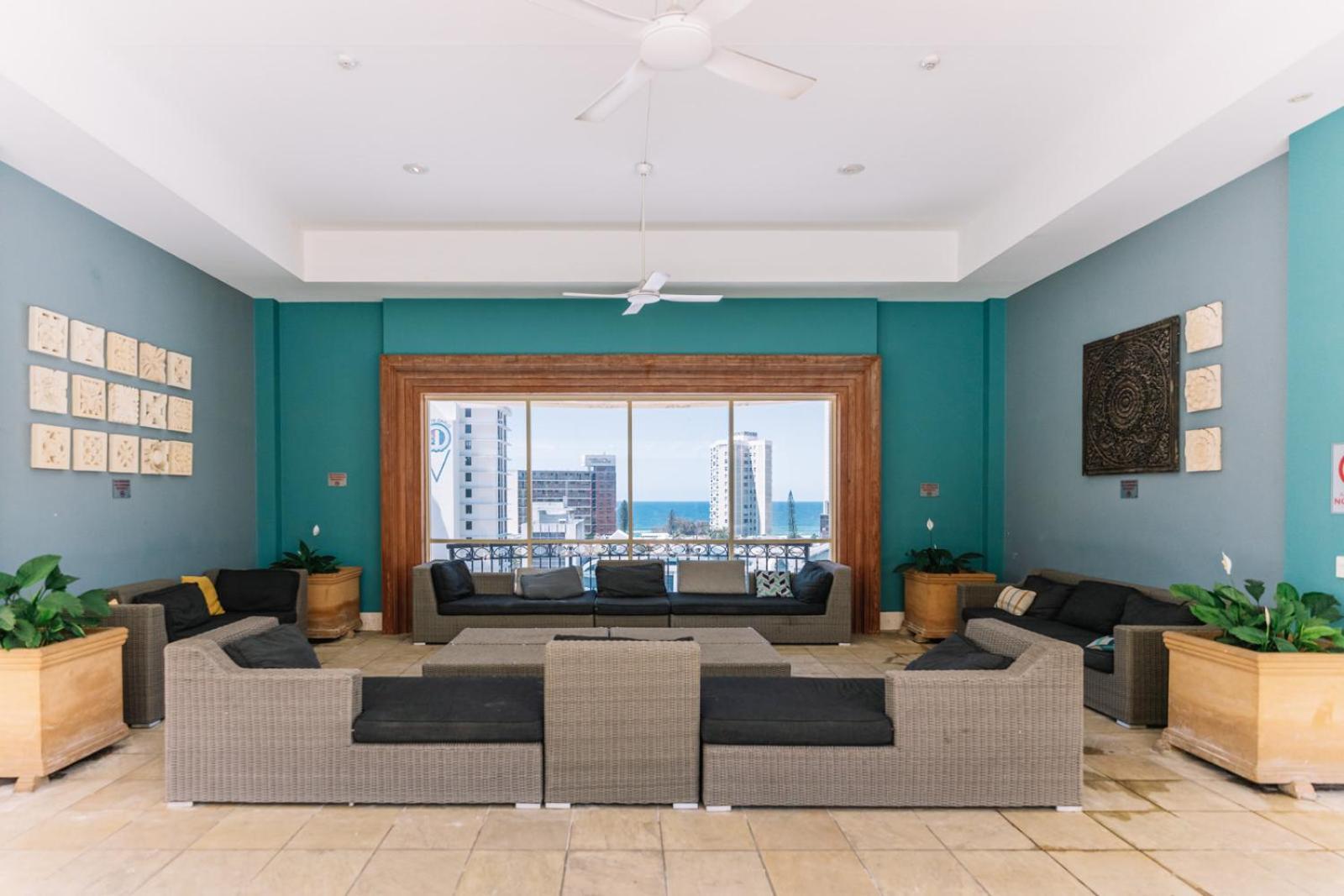 Style Chevron Surfers Paradise By Travels Apartment *
