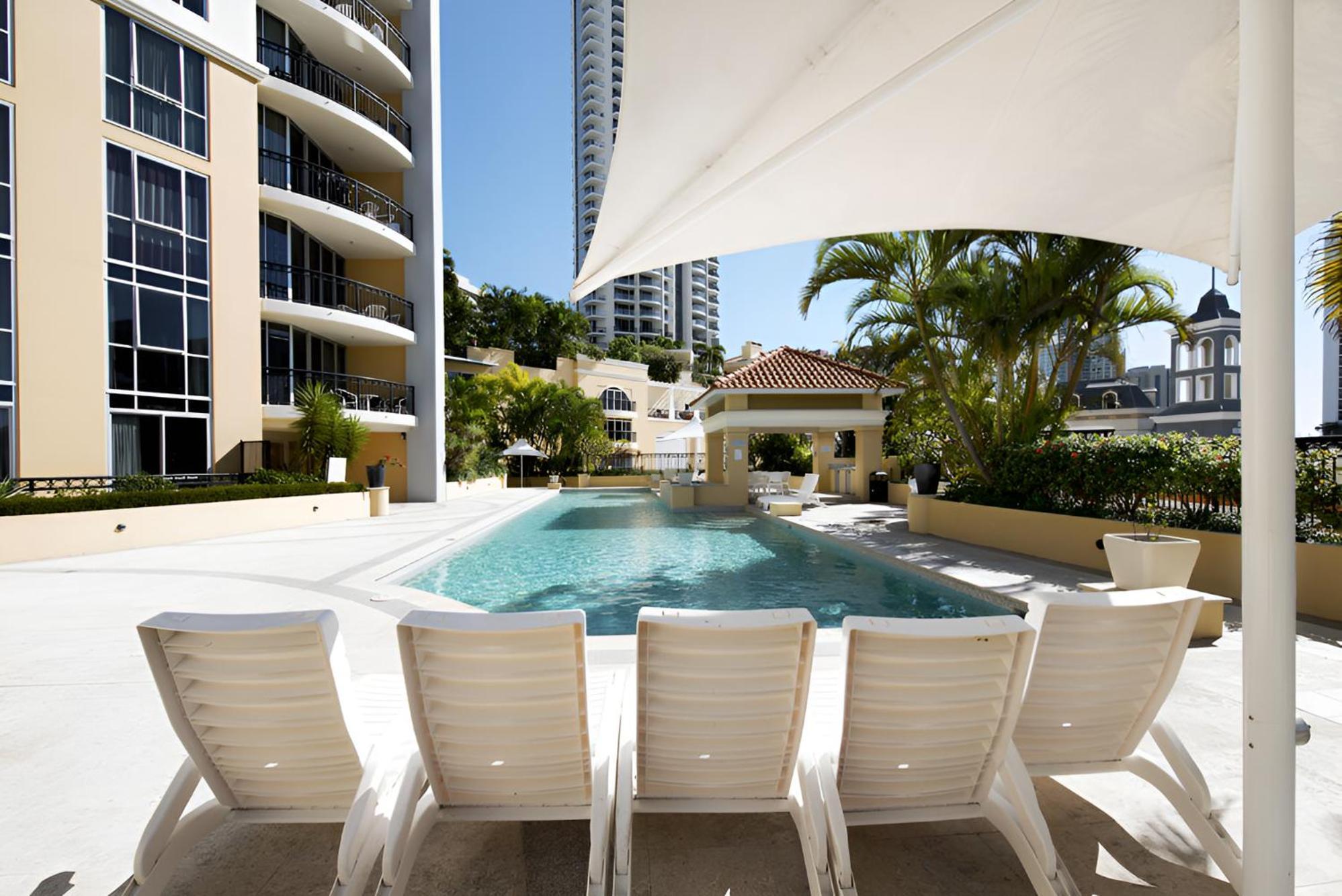 Chevron Renaissance - Floor - Self Contained & Privately Managed Apartment