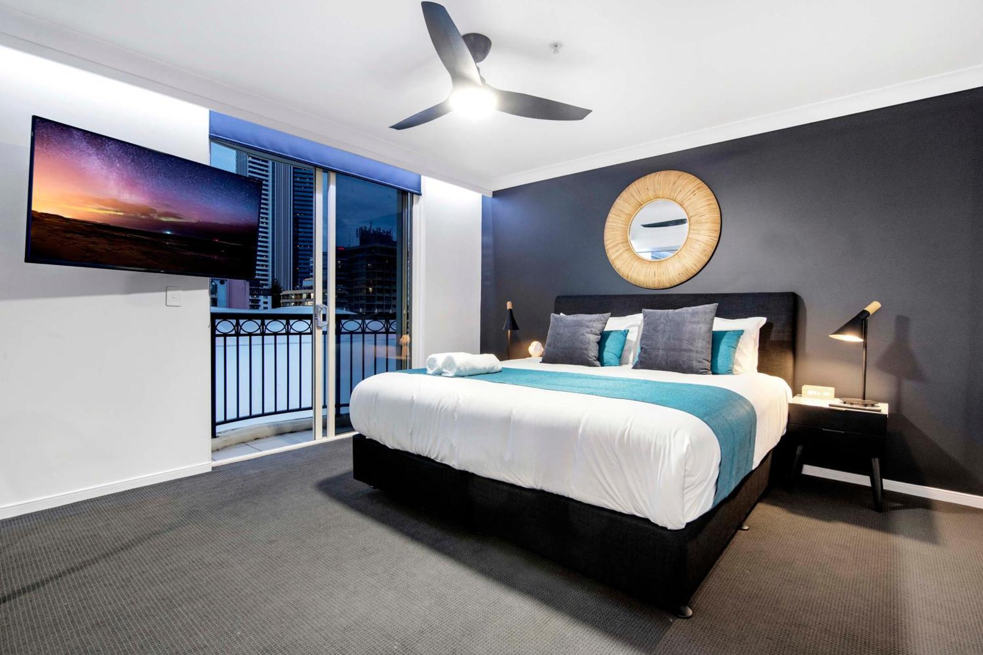 Chevron Renaissance - Floor - Self Contained & Privately Managed *