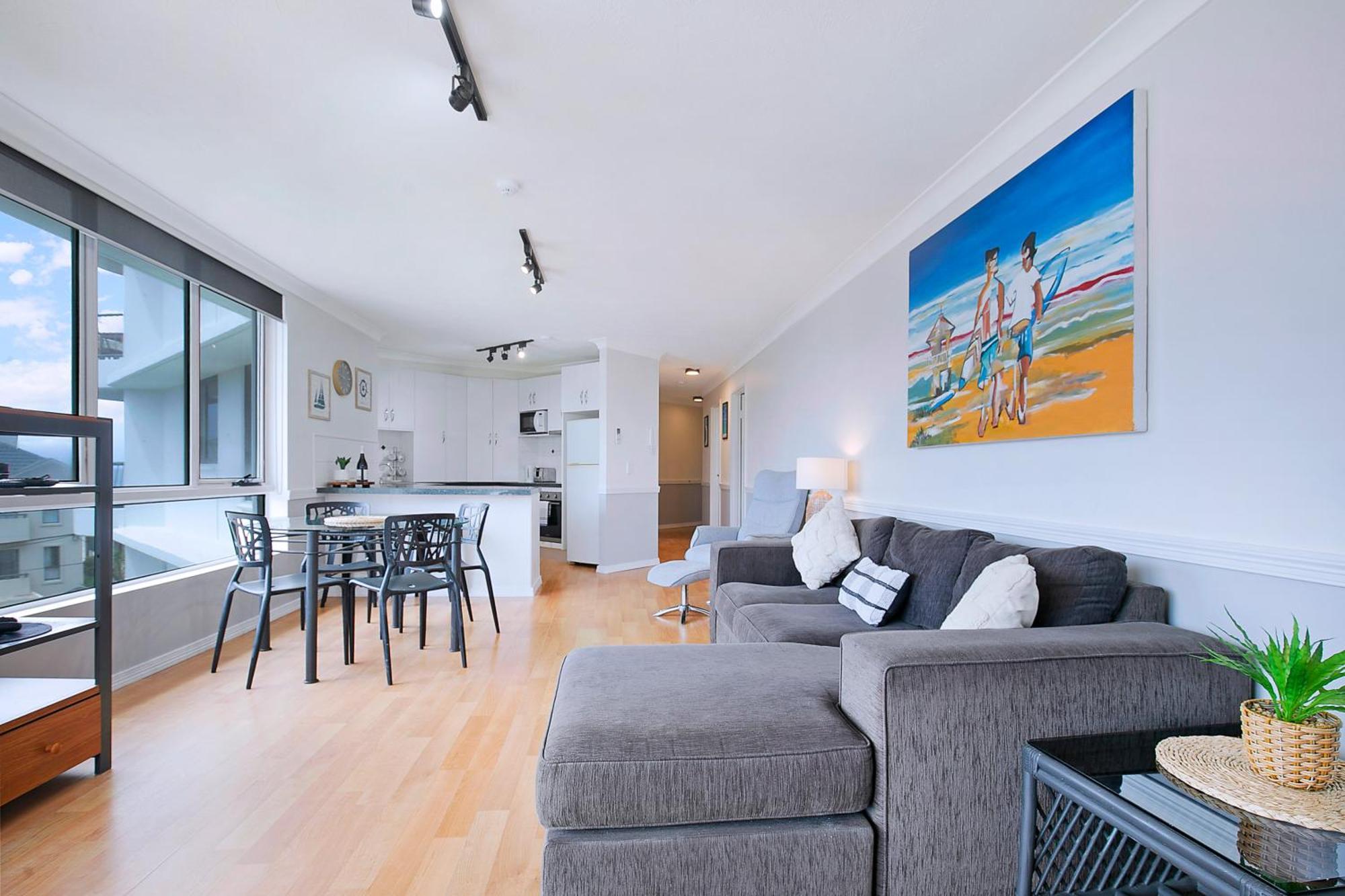 Seascape Sanctuary - Palm Resort-style Bliss Apartment