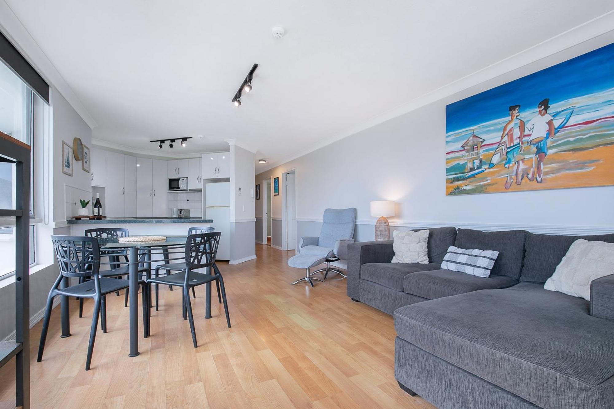 Apartment Seascape Sanctuary - Palm Resort-style Bliss