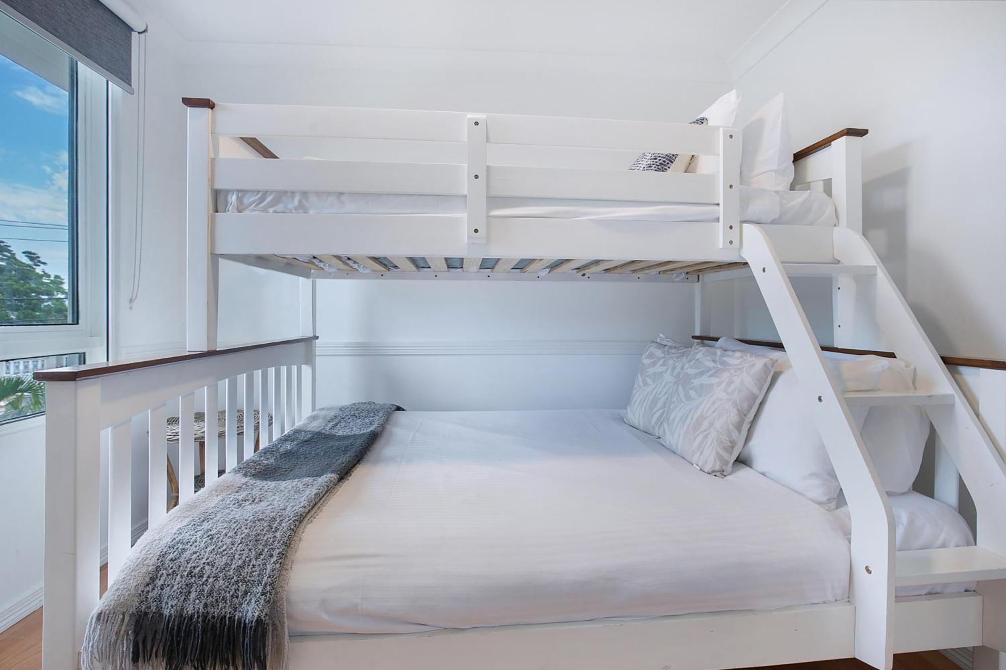 Seascape Sanctuary - Palm Resort-style Bliss Gold Coast