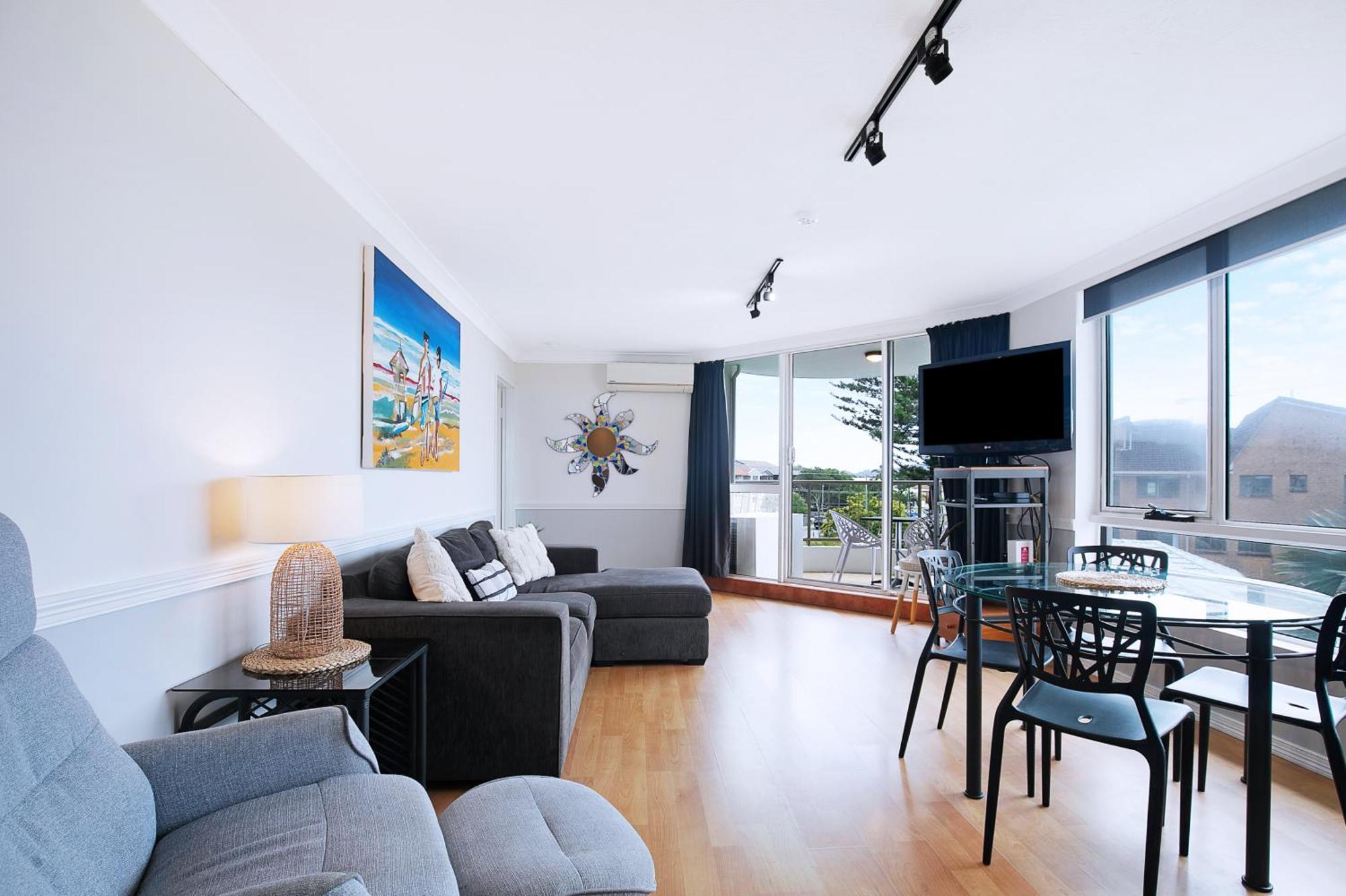 Apartment Seascape Sanctuary - Palm Resort-style Bliss *