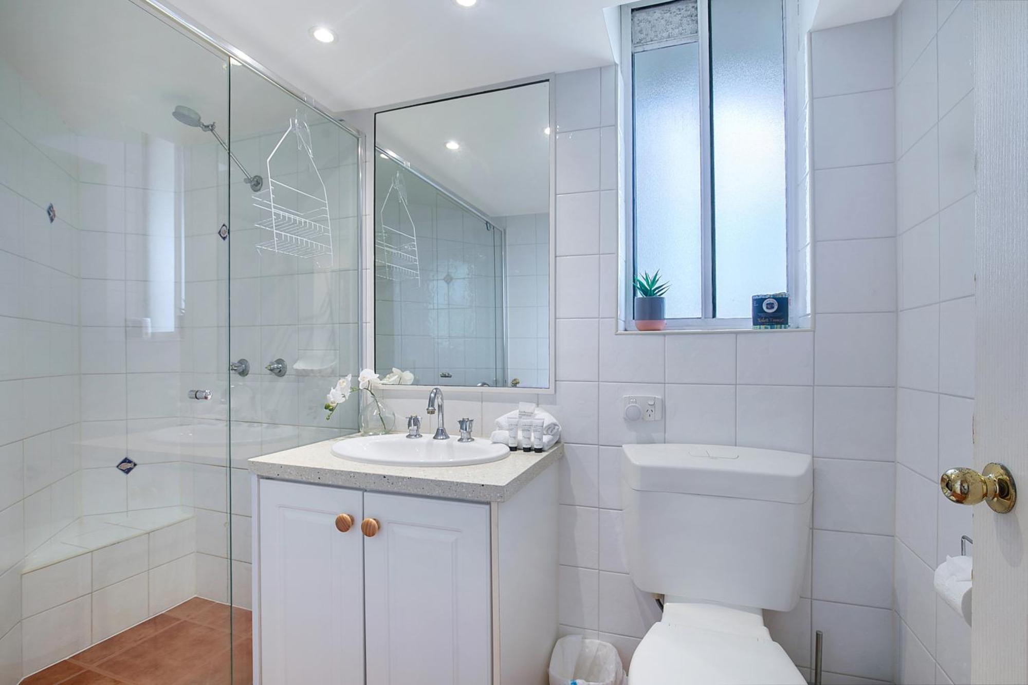 Seascape Sanctuary - Palm Resort-style Bliss Apartment Gold Coast
