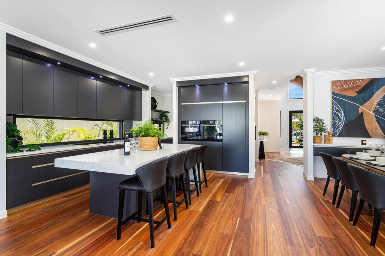 Absolute Waterfront Elegancy * Gold Coast