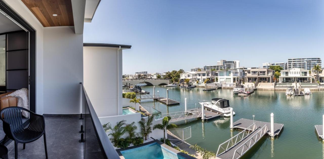 Absolute Waterfront Elegancy *