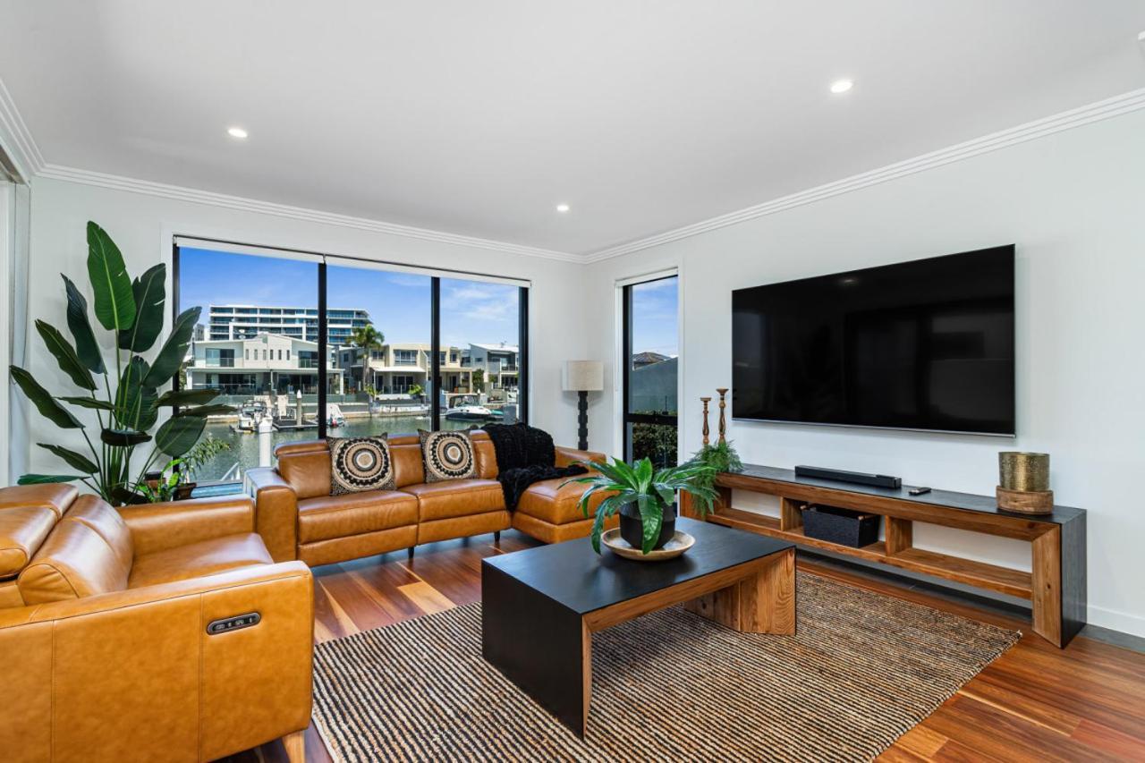 Absolute Waterfront Elegancy