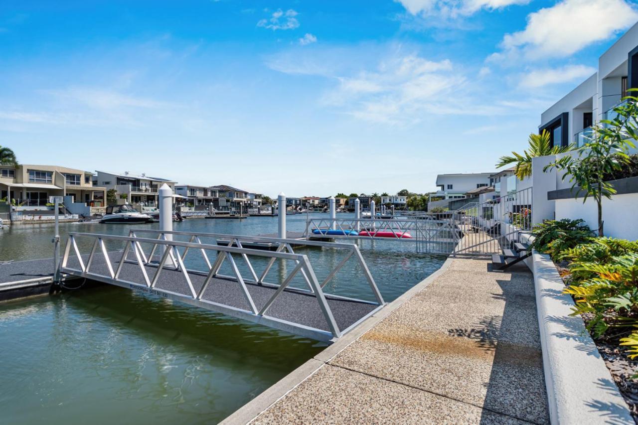 Absolute Waterfront Elegancy Holiday home